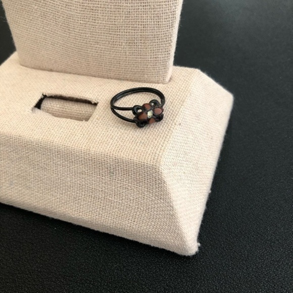 Vintage Jewelry - Vintage Flower Design Ring SiE 2.75